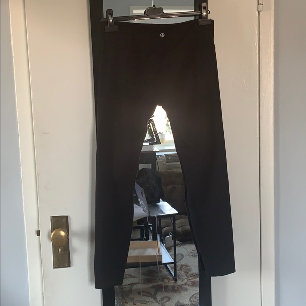 Lululemon black Wunder Under Mid Rise size 6
